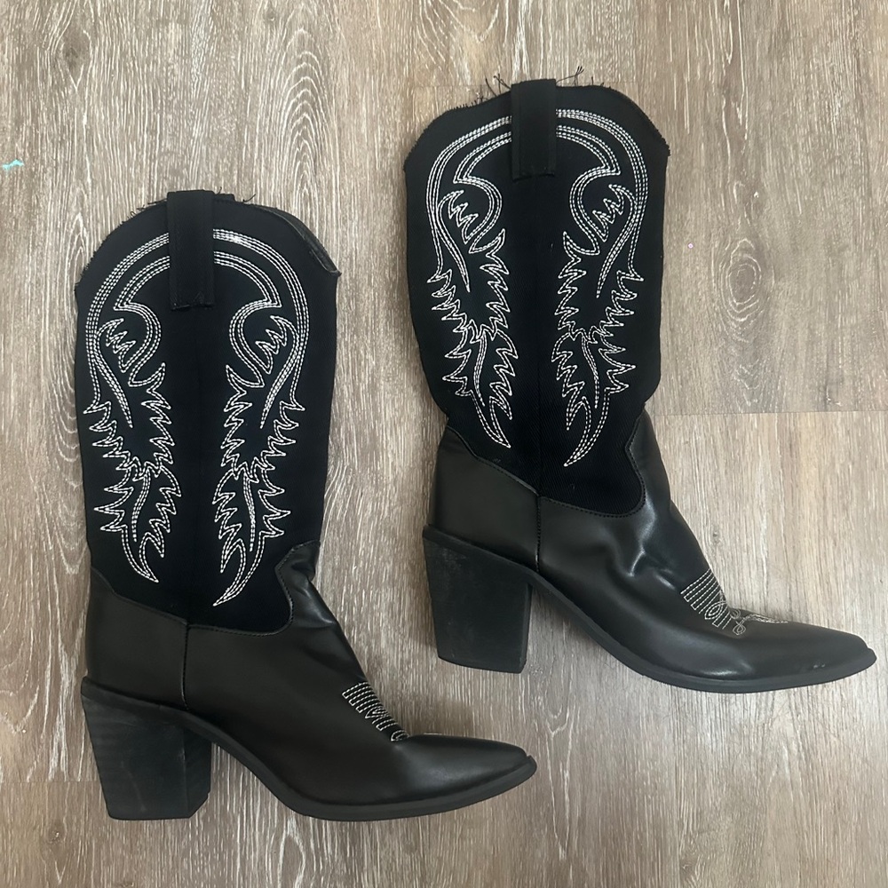 Black Western Cowboy Boots with White Embroidery – Mid-Calf Chunky Heel - Picture 1 of 4
